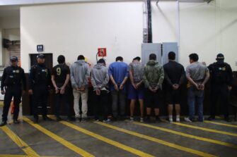 Ocho capturados y un menor remitido tras localizar dos furgones robados