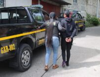 Capturan a joven señalada por asesinato de mujer en zona 18