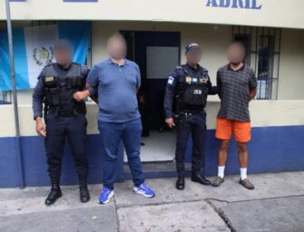 PNC captura a dos señalados de asaltar a transeúntes en zona 5 de Guatemala