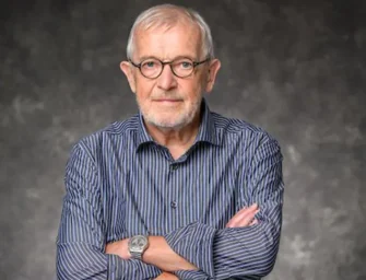 Francis Halzen gana el Nobel de Física 2026 por detectar “partículas fantasma” del universo