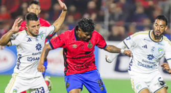 Municipal remonta ante Comunicaciones y gana el Clásico 339