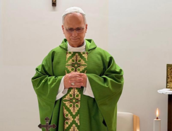 León XIV celebra misa en el hospital y continúa su recuperación