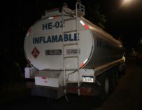 PNC captura a dos señalados de robar cisterna con 6 mil galones
